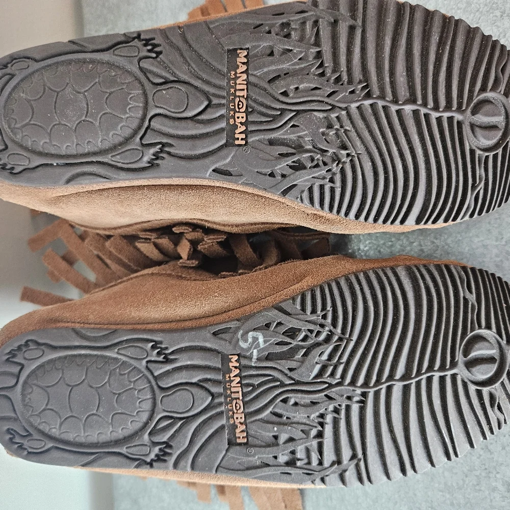 NWOT Manitobah Moccasins for Women - Picture 7 of 7